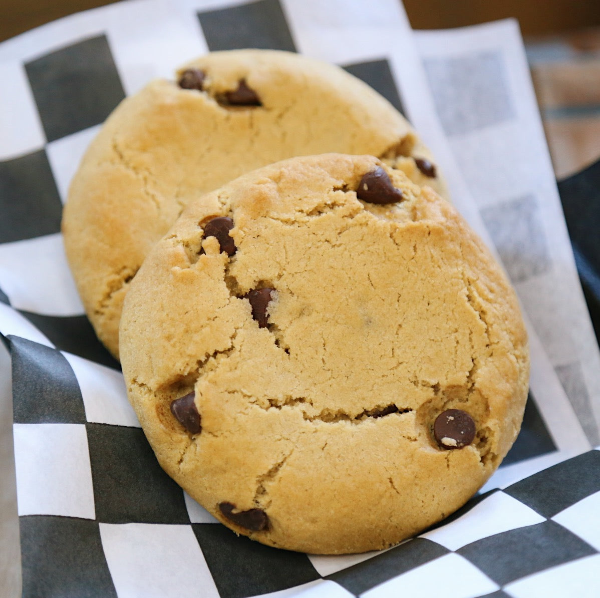 6 Quarter Pound Vegan Chocolate Chip Cookies – Foxship Bakery