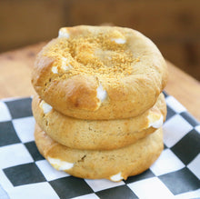 Load image into Gallery viewer, Foxship Bakery Banana Cream Pie Cookies