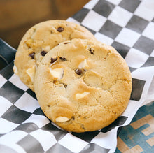 Load image into Gallery viewer, 6 Quarter Pound Vegan Cannoli Cookies