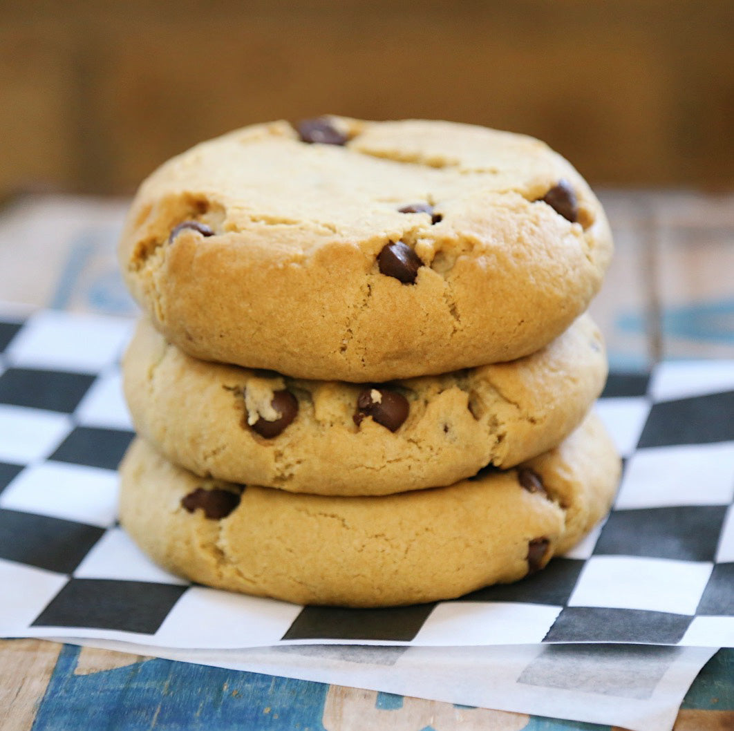 6 Quarter Pound Vegan Chocolate Chip Cookies – Foxship Bakery